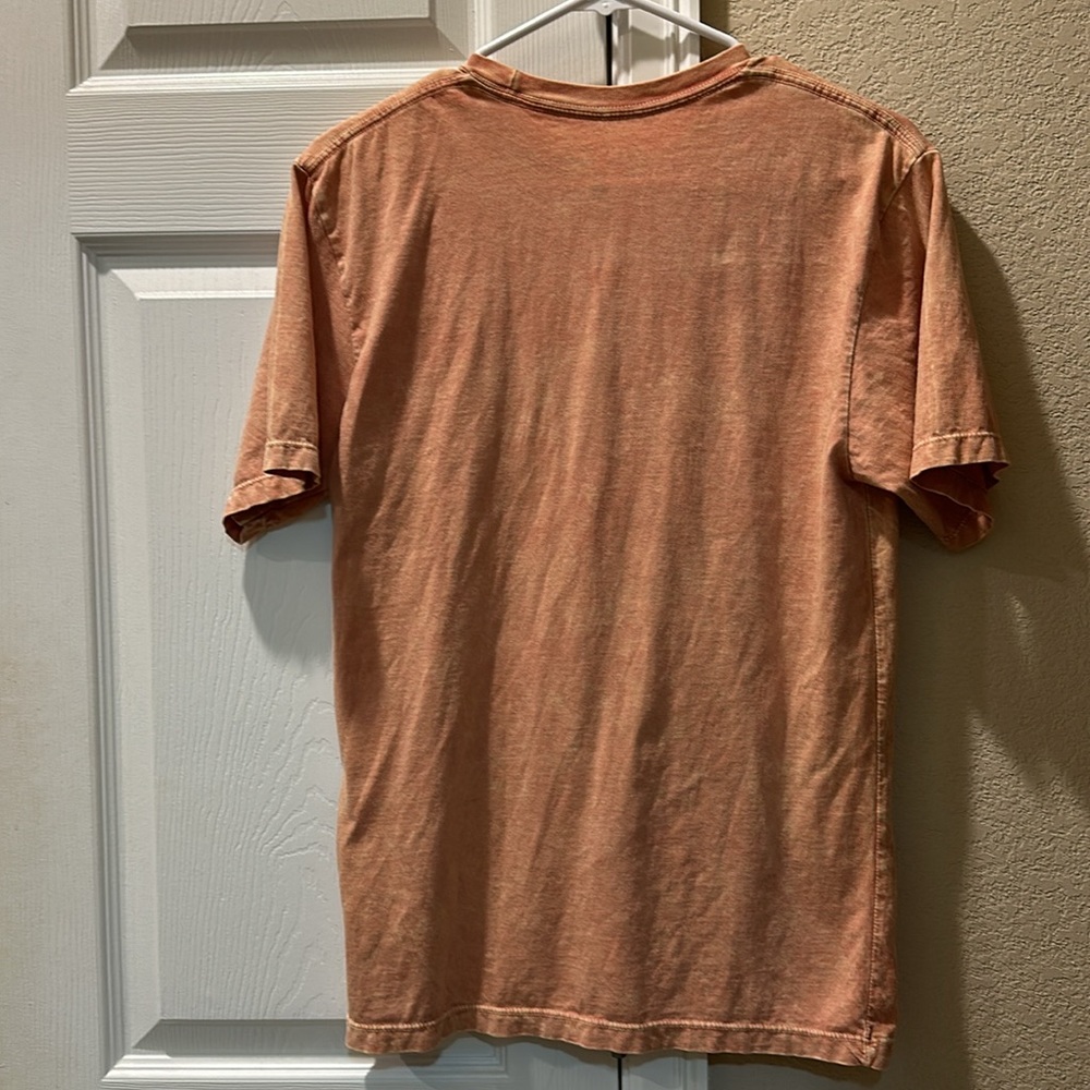 T-Shirt - Picture 2 of 3